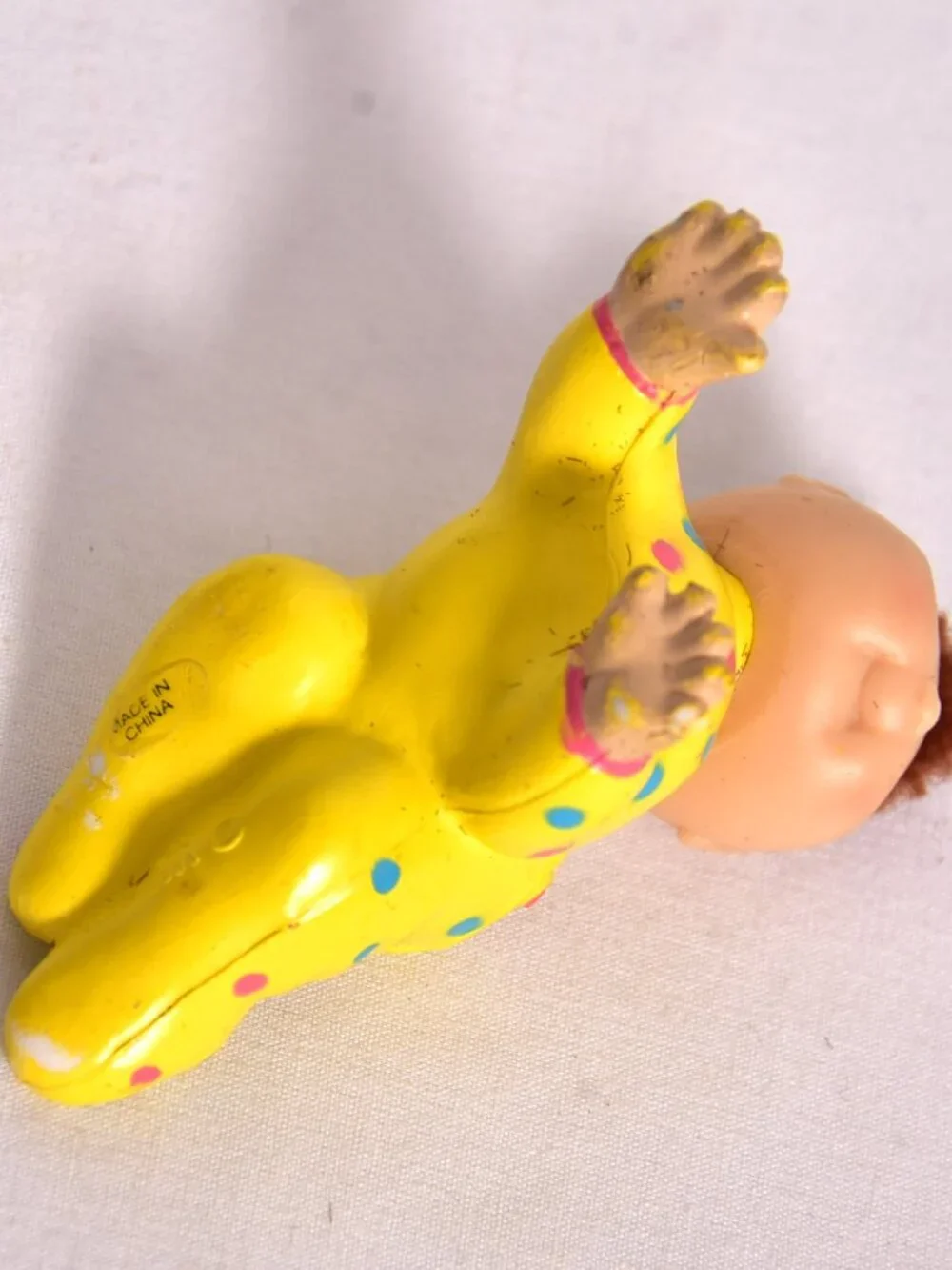 Vintage Cabbage Patch Kids PVC Mini Figure Crawling Baby Yellow Polka Dot 1985
